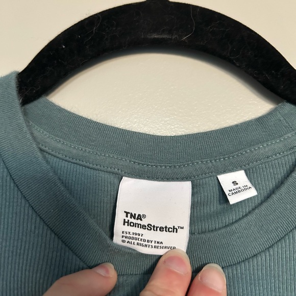 TNA Seafoam Cropped Tee - Picture 3 of 4
